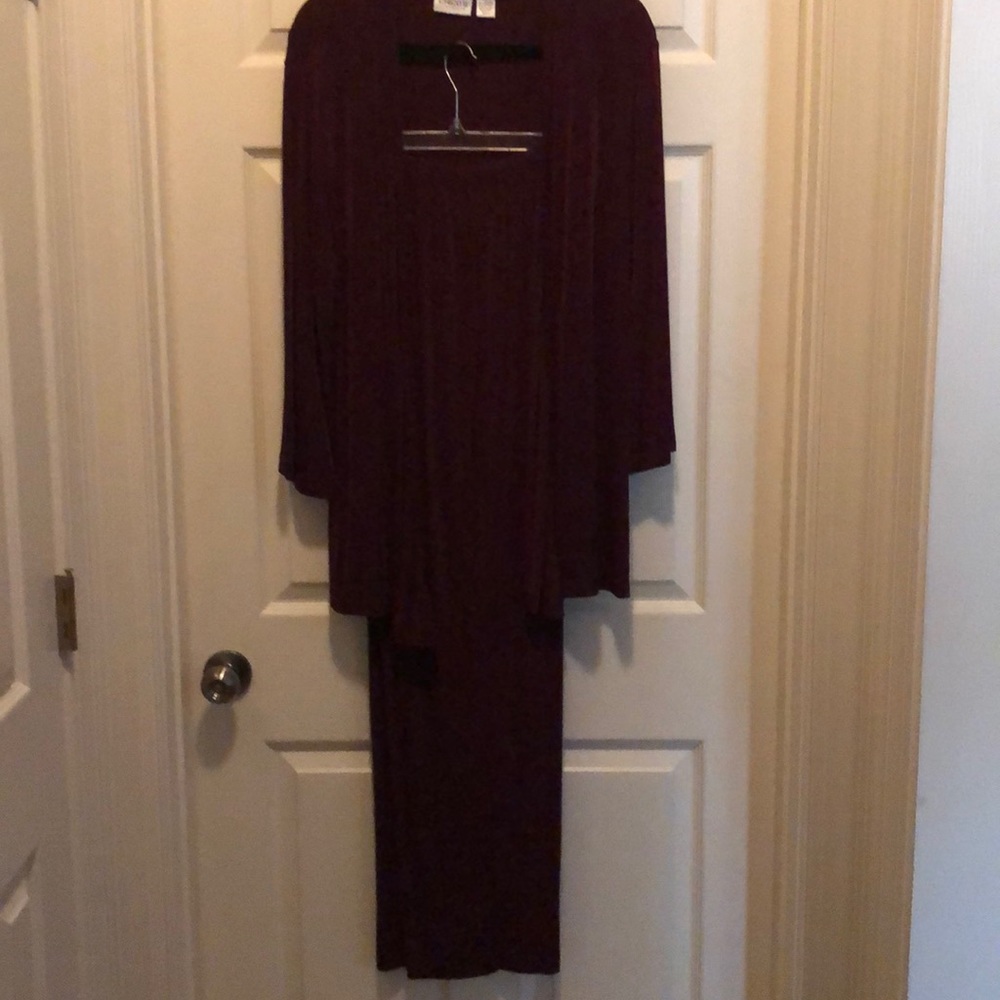 Pants suit